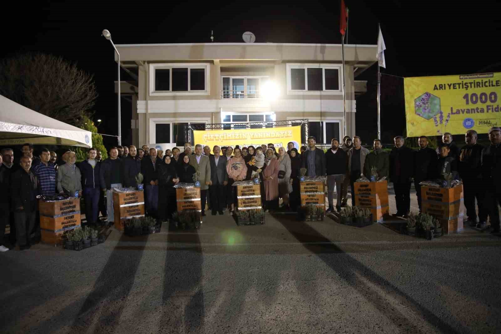 AKYURT BELEDİYESİ BU YIL DA ÇİFTÇİLERE ARILI KOVAN DESTEĞİNİ SÜRDÜRDÜ.