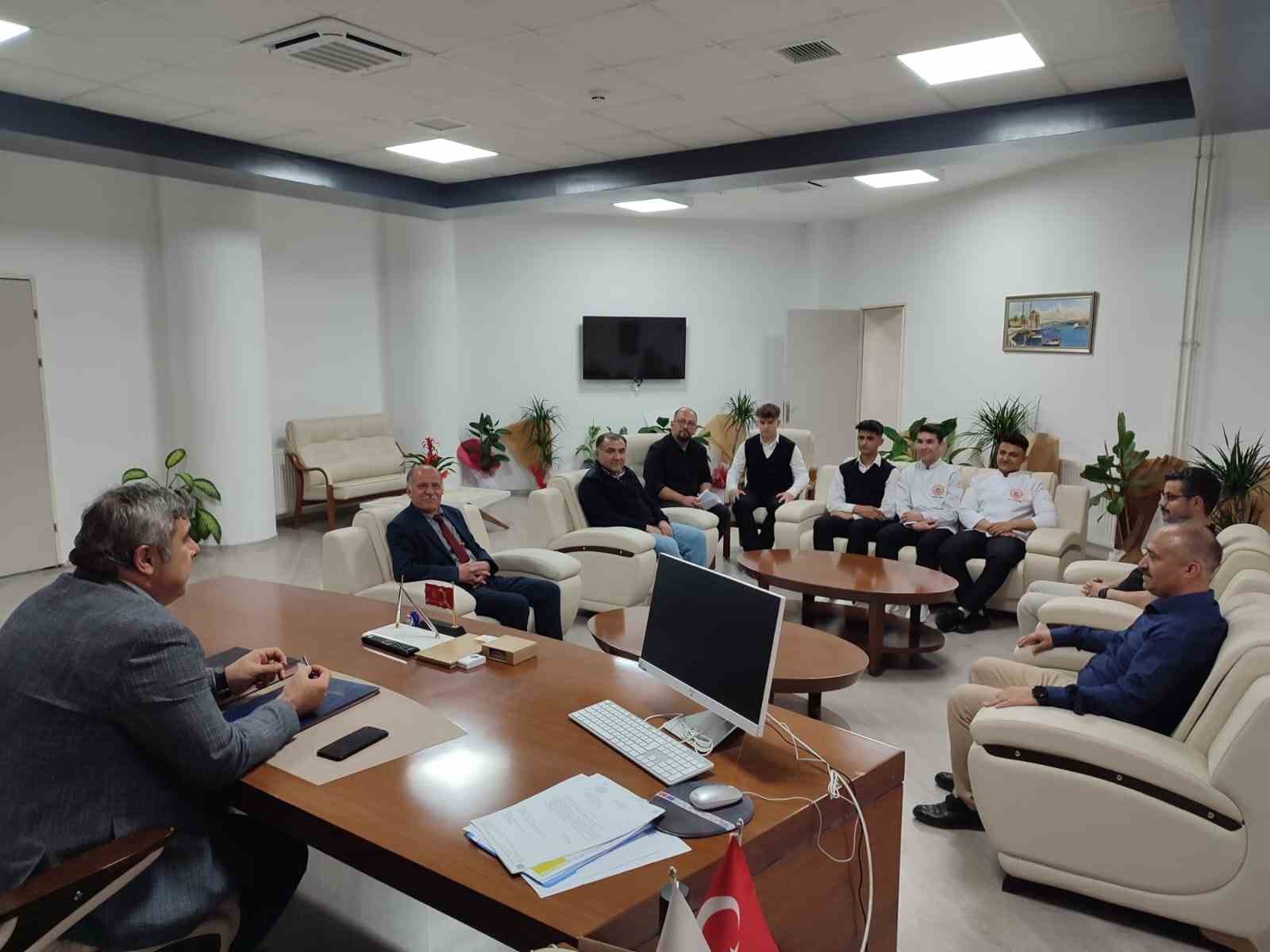 ALANINDA UZMANLAŞMAK İÇİN AFYONKARAHİSAR’DAN PRAG’A GİDİYORLAR