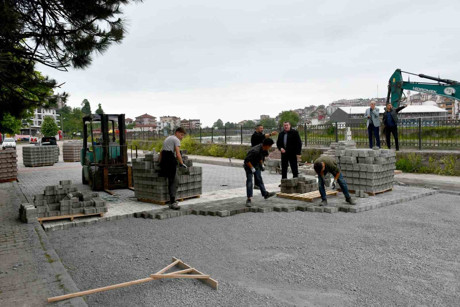 ZONGULDAK - ZONGULDAK'IN ALAPLI BELEDİYESİ KARŞIYAKA MAHALLESİ FİSKOMAR YOLUNDA ALTYAPI