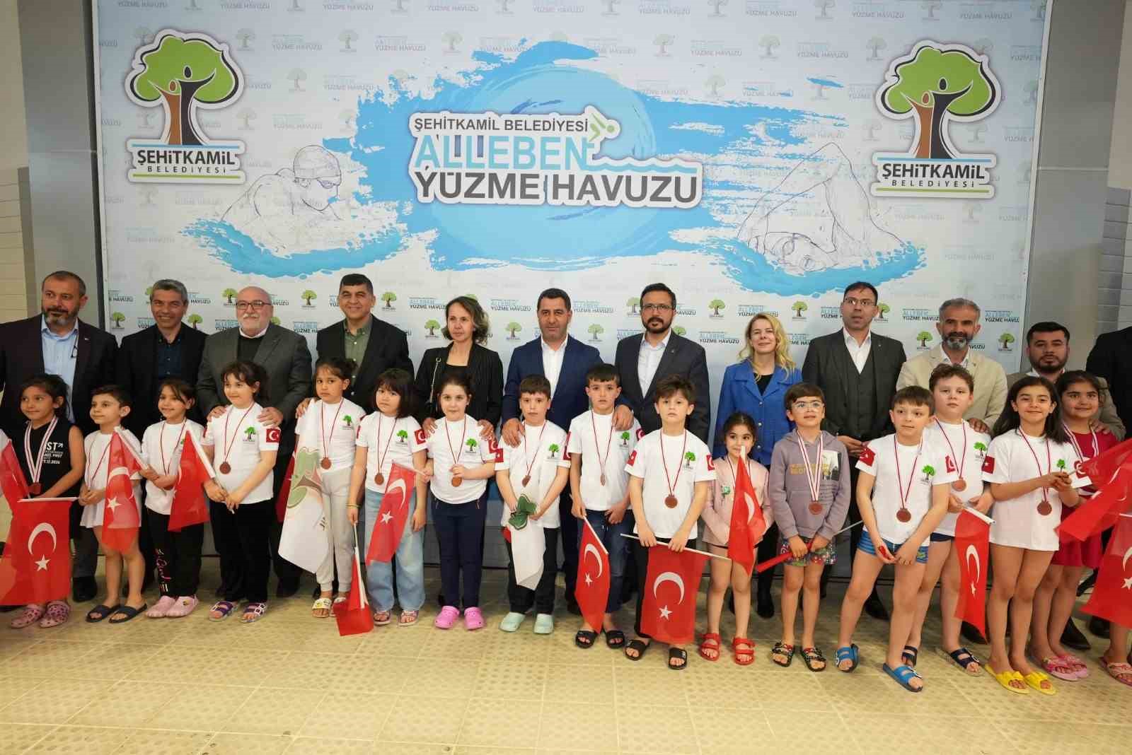 ŞEHİTKAMİL BELEDİYESİ TARAFINDAN ORGANİZE EDİLEN YÜZME ŞENLİĞİNE TOPLAM 441 SPORCU