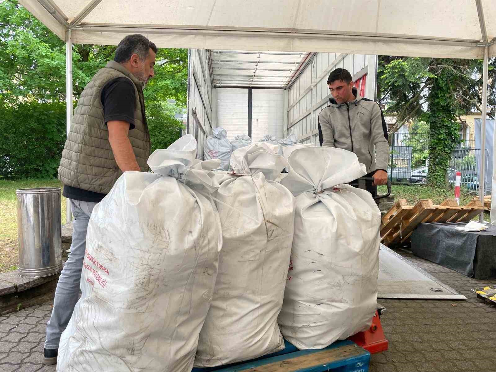 ALMANYA’DA KULLANILAN OYLAR TÜRKİYE’YE GÖNDERİLDİ