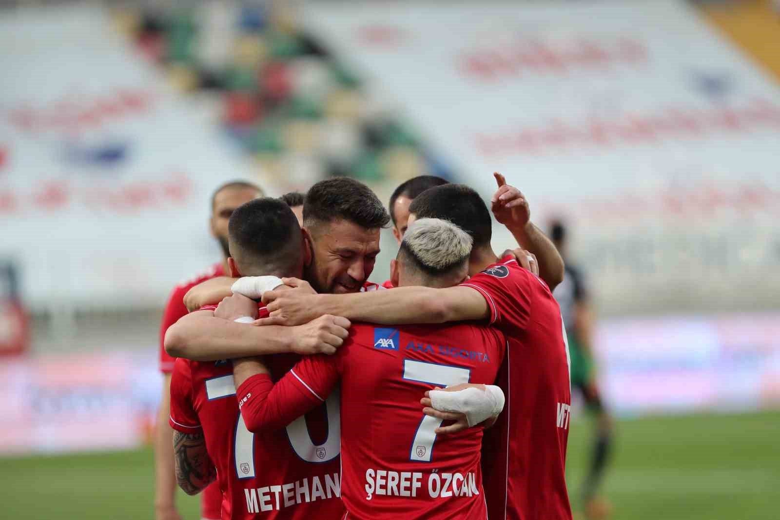 SPOR TOTO 1. LİG EKİPLERİNDEN ALTINORDU, LİGDE ARKA ARKAYA OYNADIĞI