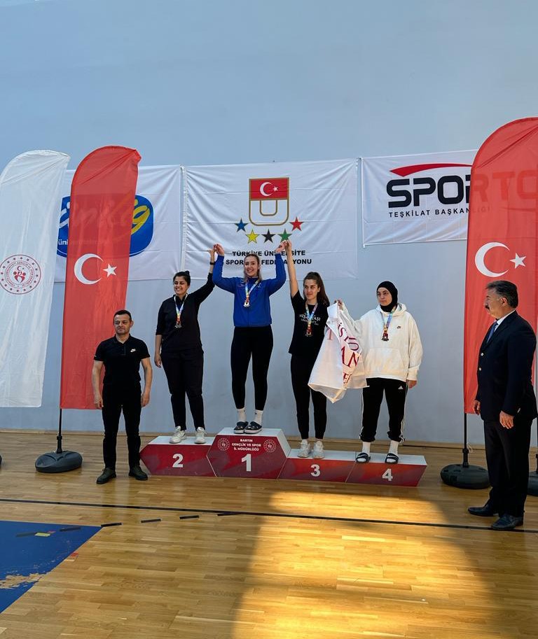 ANADOLU ÜNİVERSİTESİ ÖĞRENCİSİ ESRA AKBULAK, ÜNİLİG TEKVANDO TÜRKİYE ŞAMPİYONASI 73