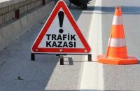 Erdek’te otomobil ve motosikletin çarpışması sonucu meydana gelen trafik kazasında