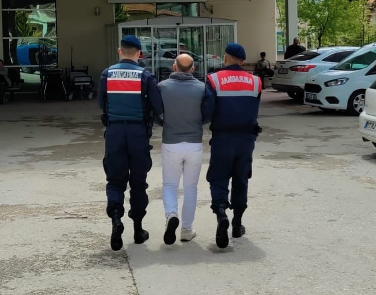 ANTALYA'DA ÇEŞİTLİ SUÇLARDAN 26 YIL 10 AY HAPİS CEZASI BULUNAN