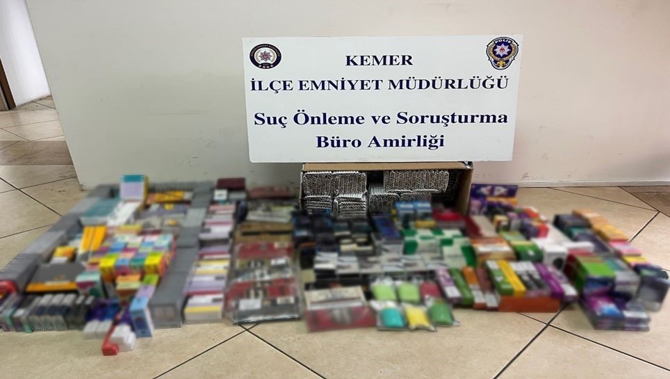 ANTALYA’NIN KEMER İLÇESİNDE, POLİSİN 4 FARKLI İŞYERİNE GERÇEKLEŞTİRDİĞİ OPERASYONDA ÇOK