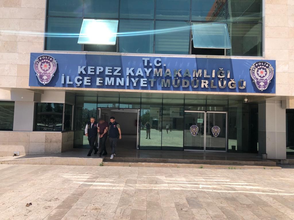 ANTALYA’DA HAKLARINDA 15 VE 16 YIL KESİNLEŞMİŞ HAPİS CEZASI BULUNAN