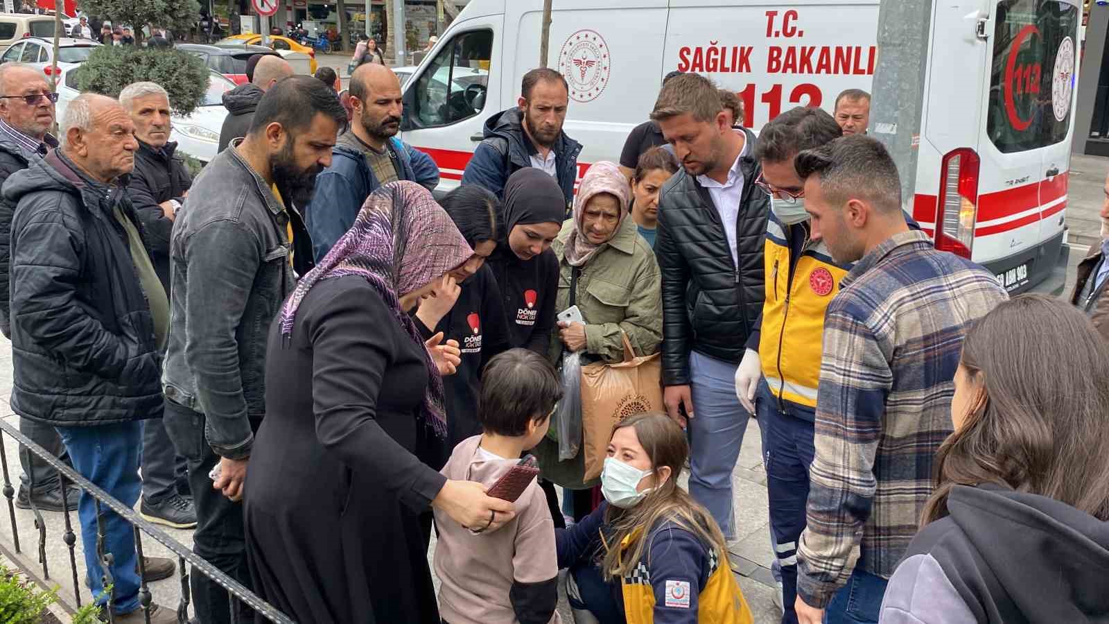 TEKİRDAĞ’DA YOLUN KARŞI TARAFINA GEÇERKEN HAFİF TİCARİ ARACIN ÇARPTIĞI 7