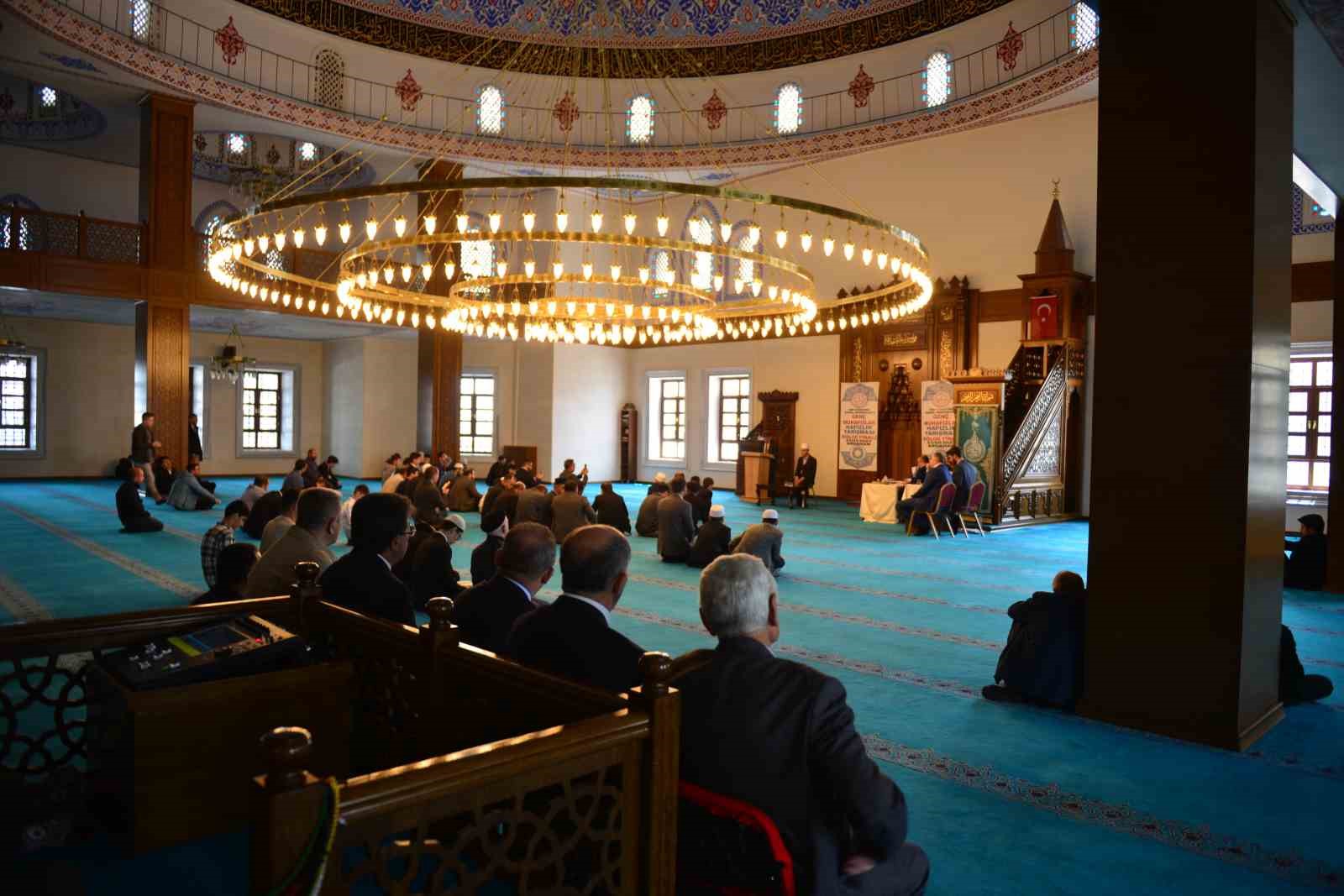 GENÇ MUHAFIZLAR HAFIZLIK YARIŞMASI BÖLGE FİNALİNDE 12 İLDEN 19 HAFIZ