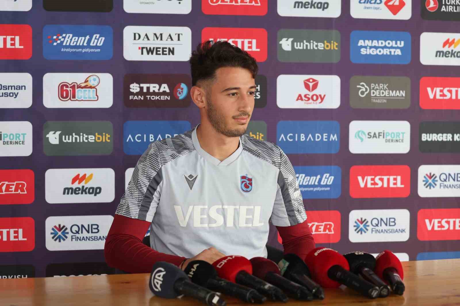 TRABZONSPOR'UN GENÇ OYUNCUSU ARİF BOŞLUK, ÜSTÜNDE BİR TELAŞIN OLMADIĞINI BELİRTEREK,