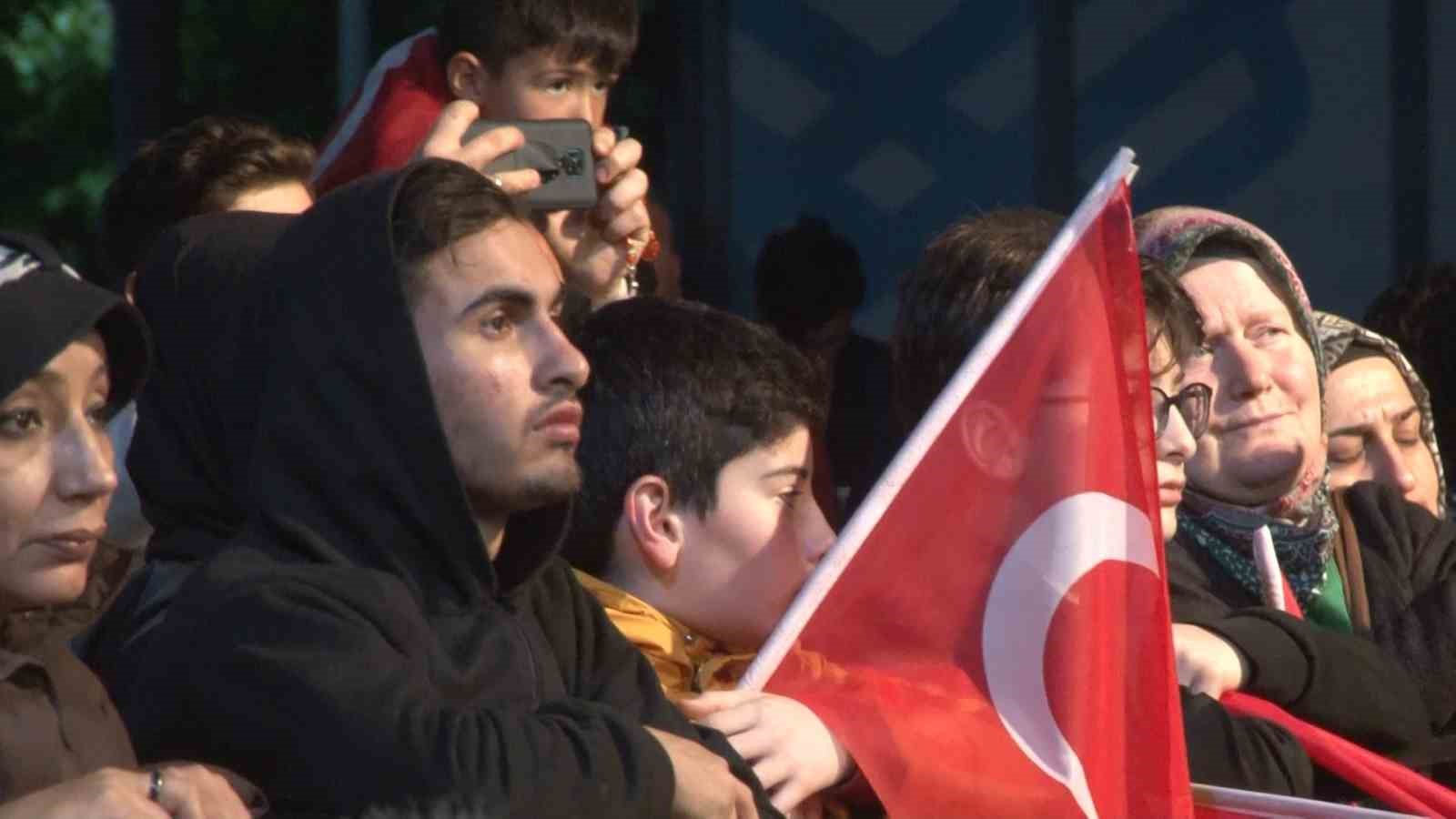ARNAVUTKÖY'DE İSTANBUL'UN FETHİ'NİN 570'İNCİ YILI DÜZENLENEN ORGANİZASYON İLE BÜYÜK COŞKUYLA