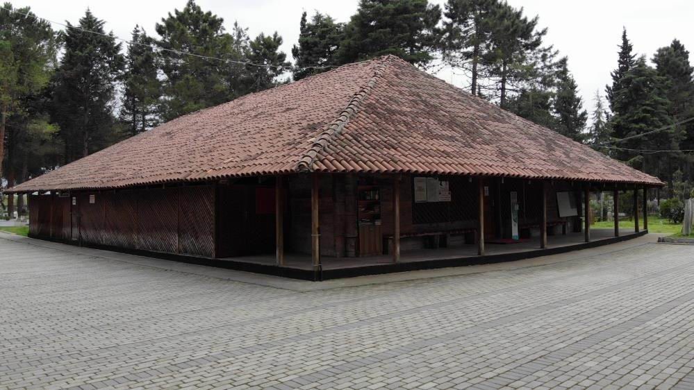 SAMSUN’DA ARALARINDA 850 YILLIK OLAN ÇİVİSİZ AHŞAP GÖĞCELİ CAMİSİ’NİN DE