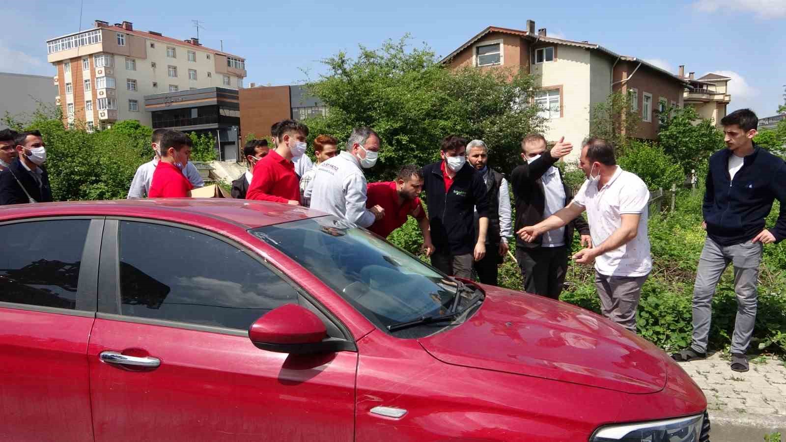 ATAŞEHİR'DE MOBİLYA İMALATHANESİNİN DİZAYN BÖLÜMÜNDE YANGIN ÇIKTI. YOĞUN DUMANLARIN KAPLADIĞI
