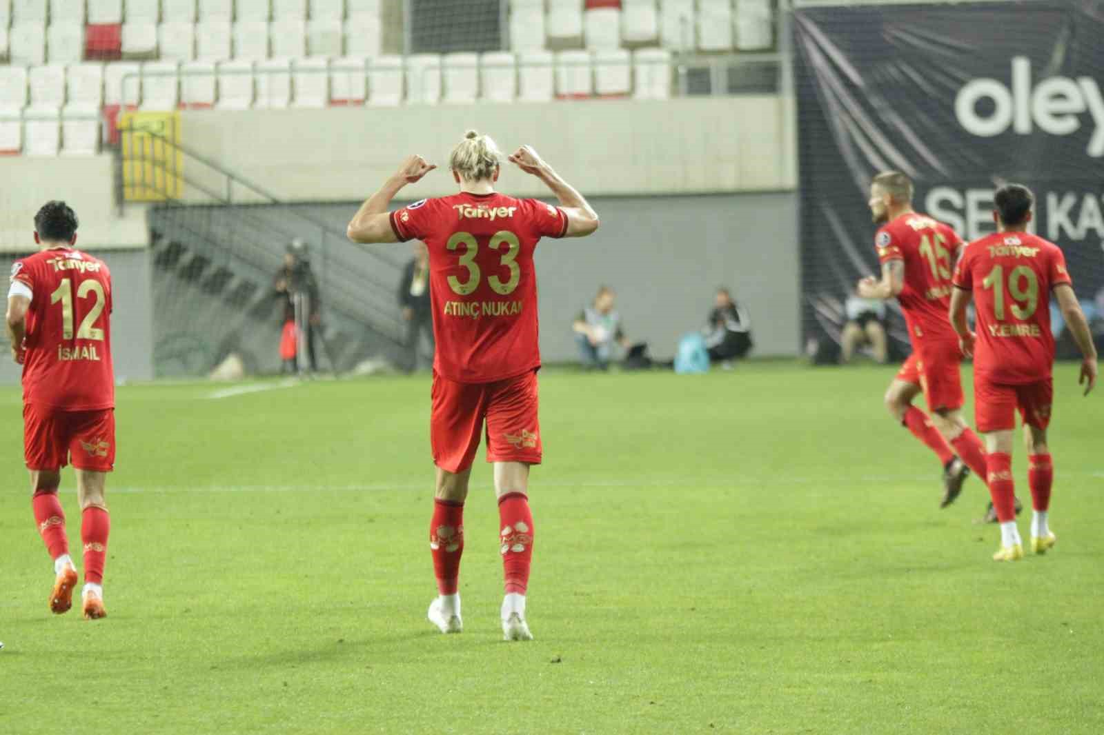GÖZTEPE FORMASI GİYEN ATINÇ NUKAN, LİGDE OYNADIĞI SON 4 LİG