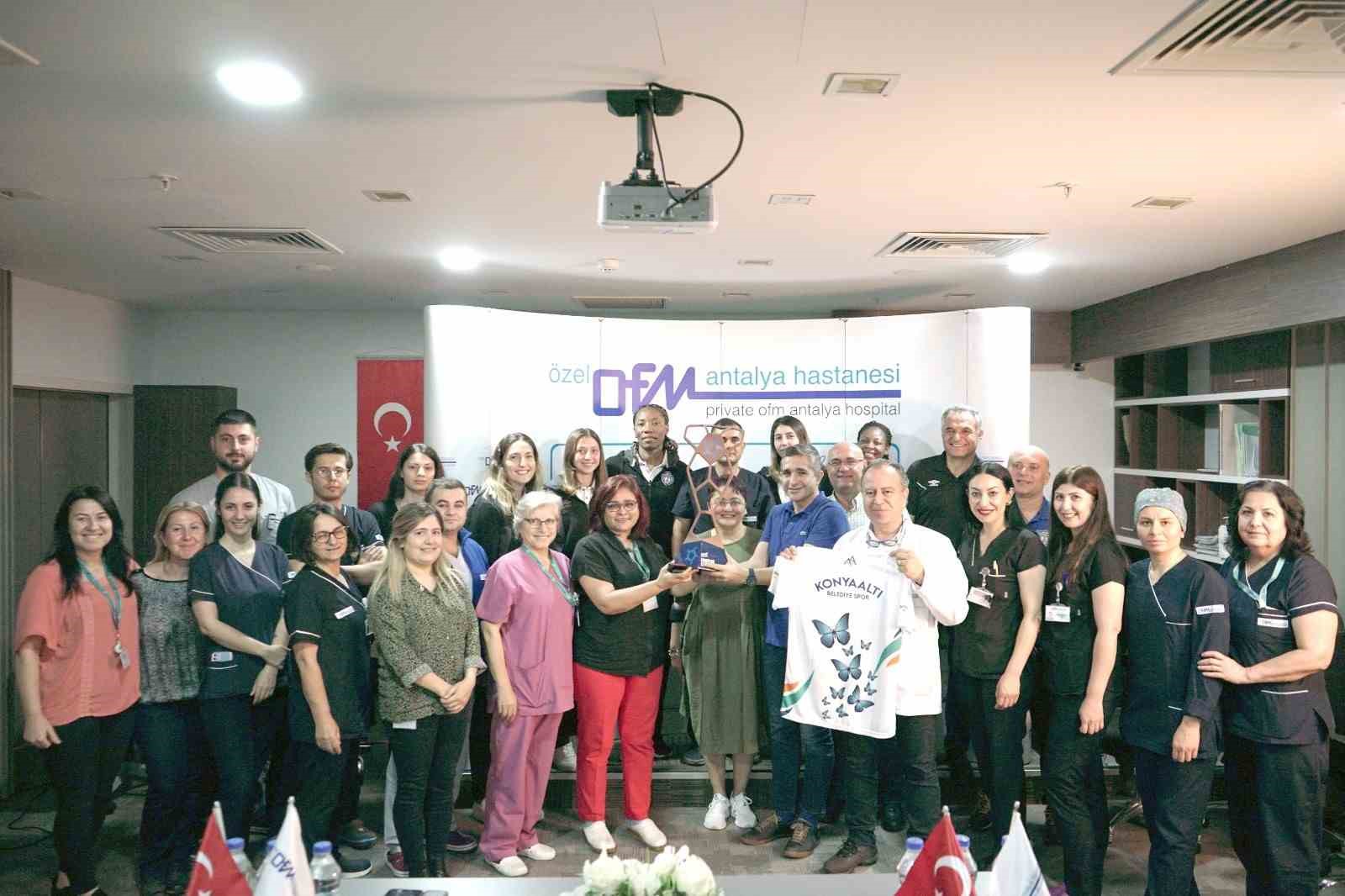 EHF AVRUPA KUPASI FİNALİNİN RÖVANŞINDA, RAKİBİNİ YENEREK KUPANIN SAHİBİ OLAN