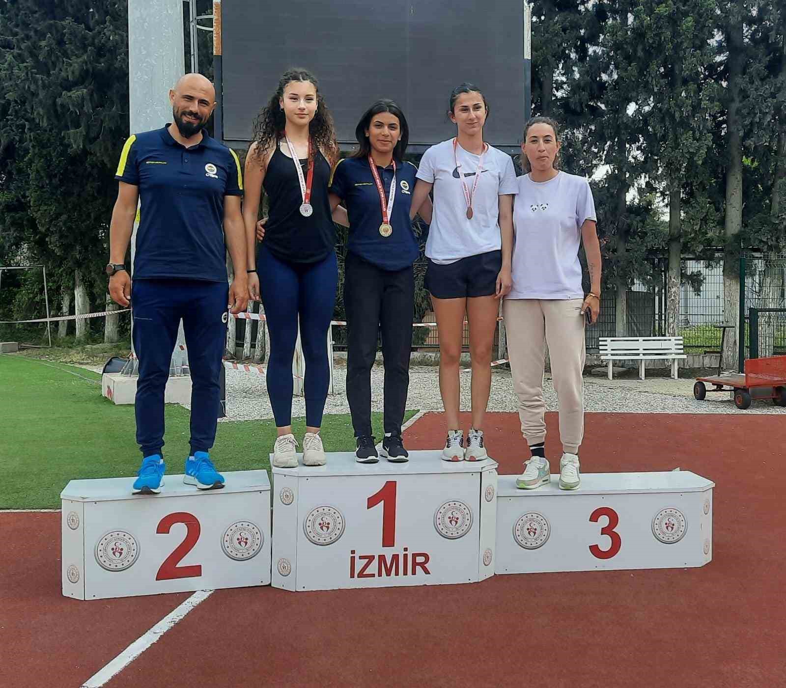 İZMİR'DE DÜZENLENEN TÜRKİYE ATLETİZM ŞAMPİYONASI U16-U18 SEÇME YARIŞMASINDA AYDINLI SPORCULAR