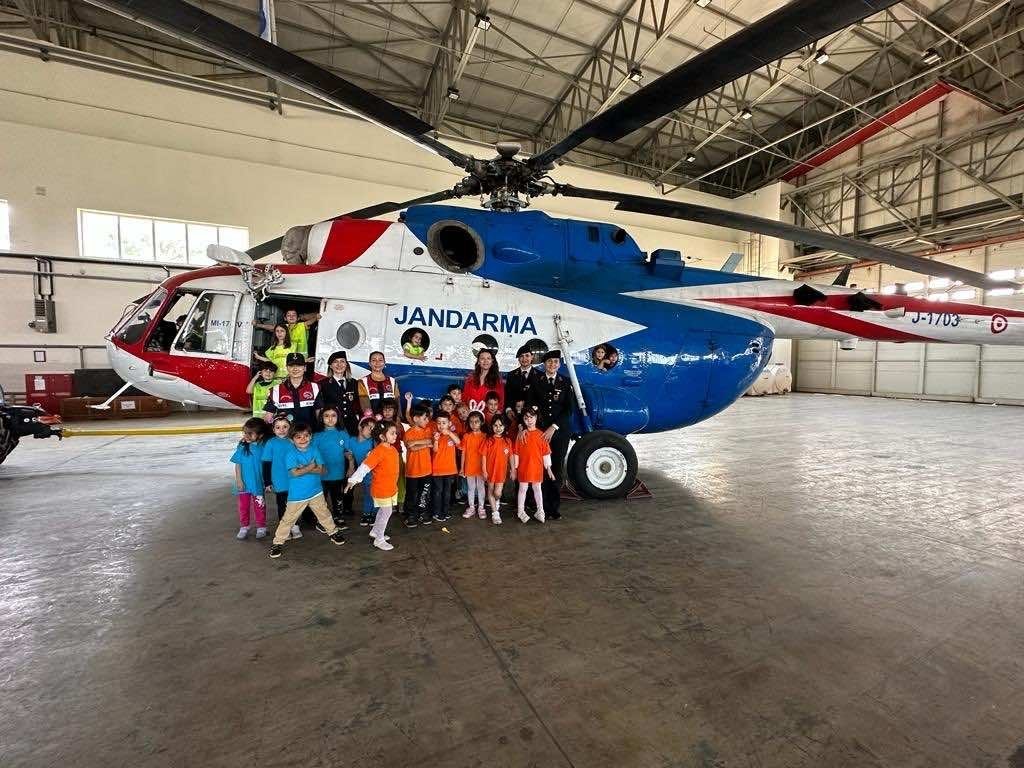 AYDIN'DA MİNİK ÖĞRENCİLER AYDIN İL JANDARMA KOMUTANLIĞI VE AYDIN HELİKOPTER