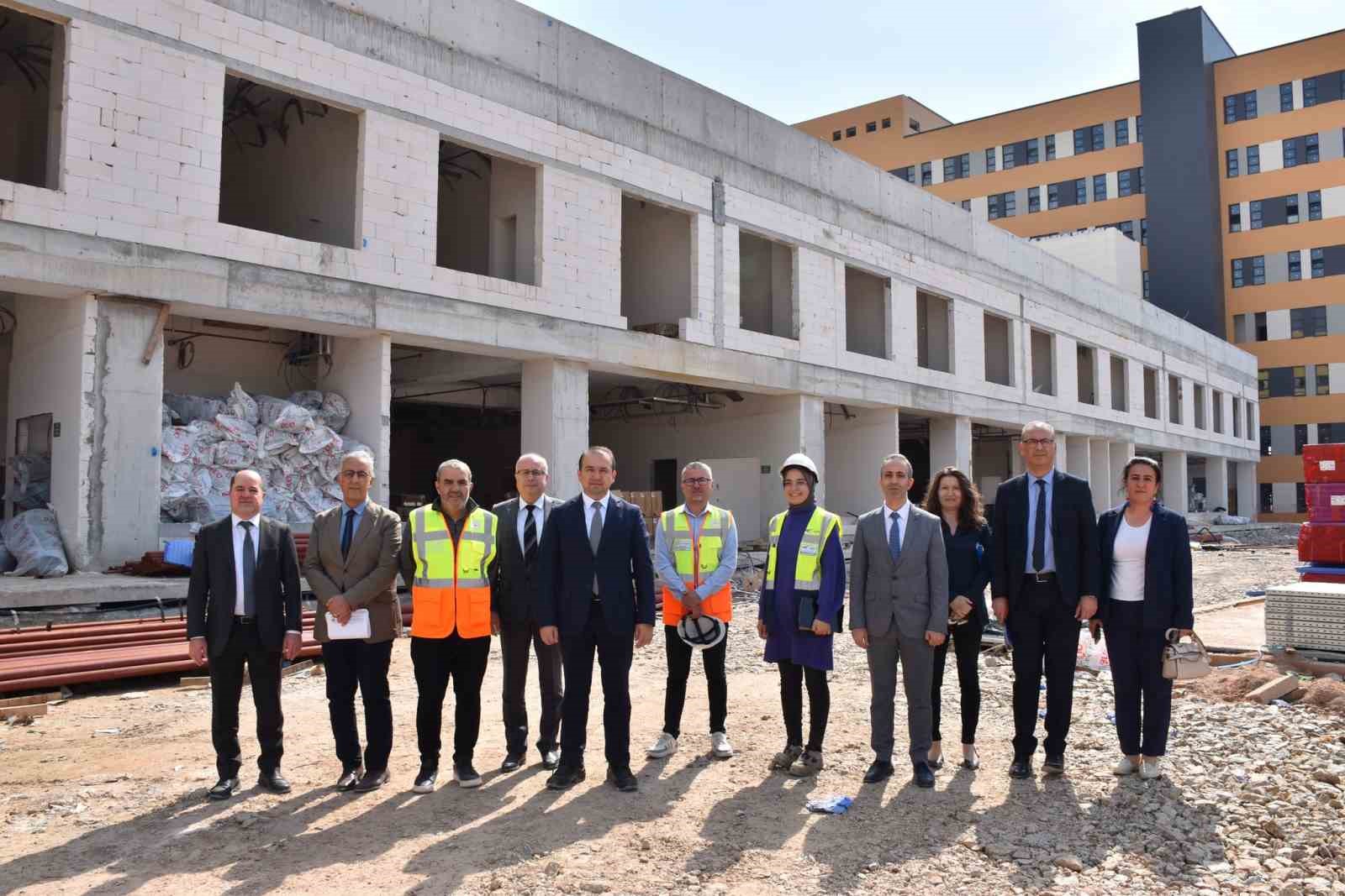AYDIN'IN SAĞLIK YAPISINI GÜÇLENDİRECEK AYDIN ŞEHİR HASTANESİ'NİN YAPIMI TÜM HIZIYLA