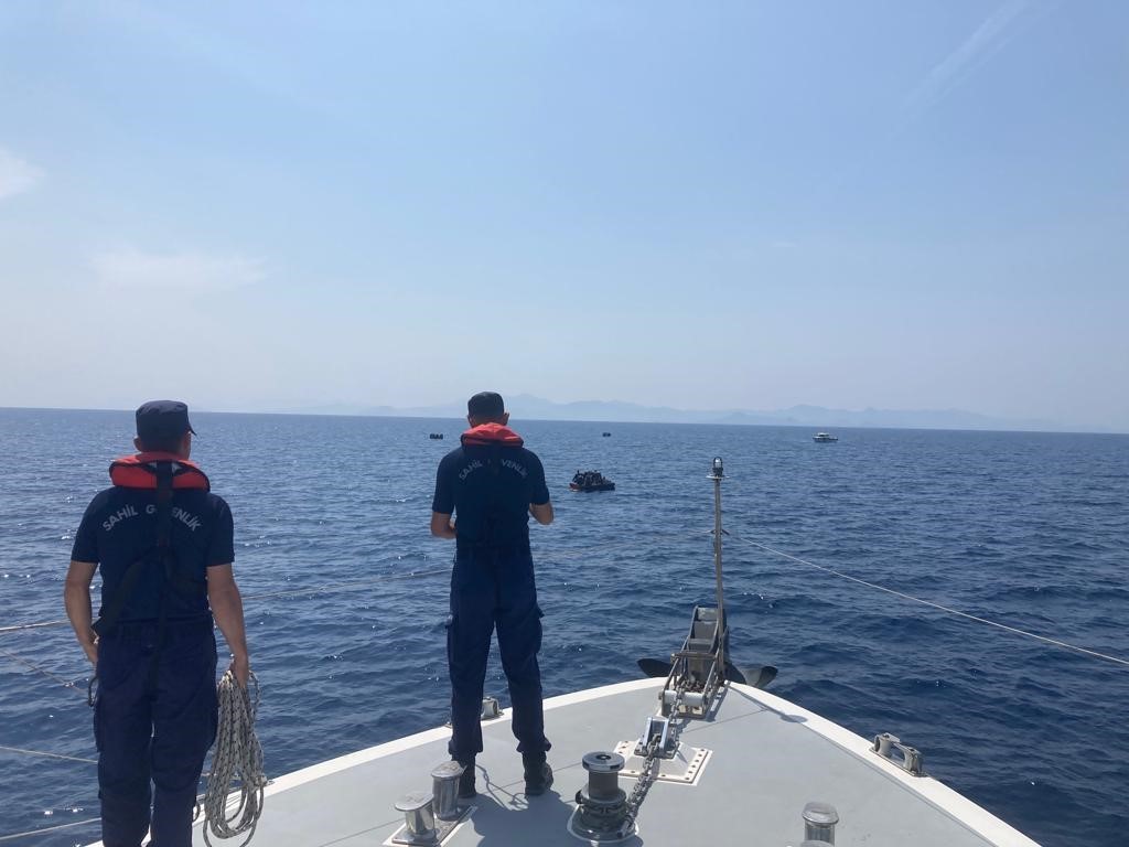 AYDIN’DA 84 DÜZENSİZ GÖÇMEN KURTARILDI