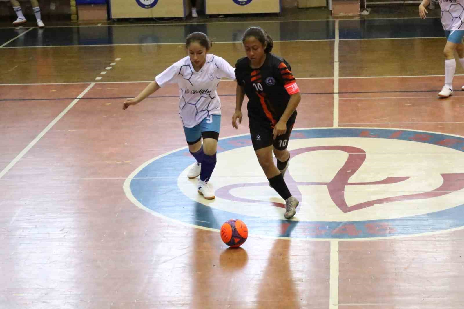 OKUL SPORLARI YILDIZ KIZ-ERKEK FUTSAL GRUP MÜSABAKALARI HEYECANI AYDIN GENÇLİK