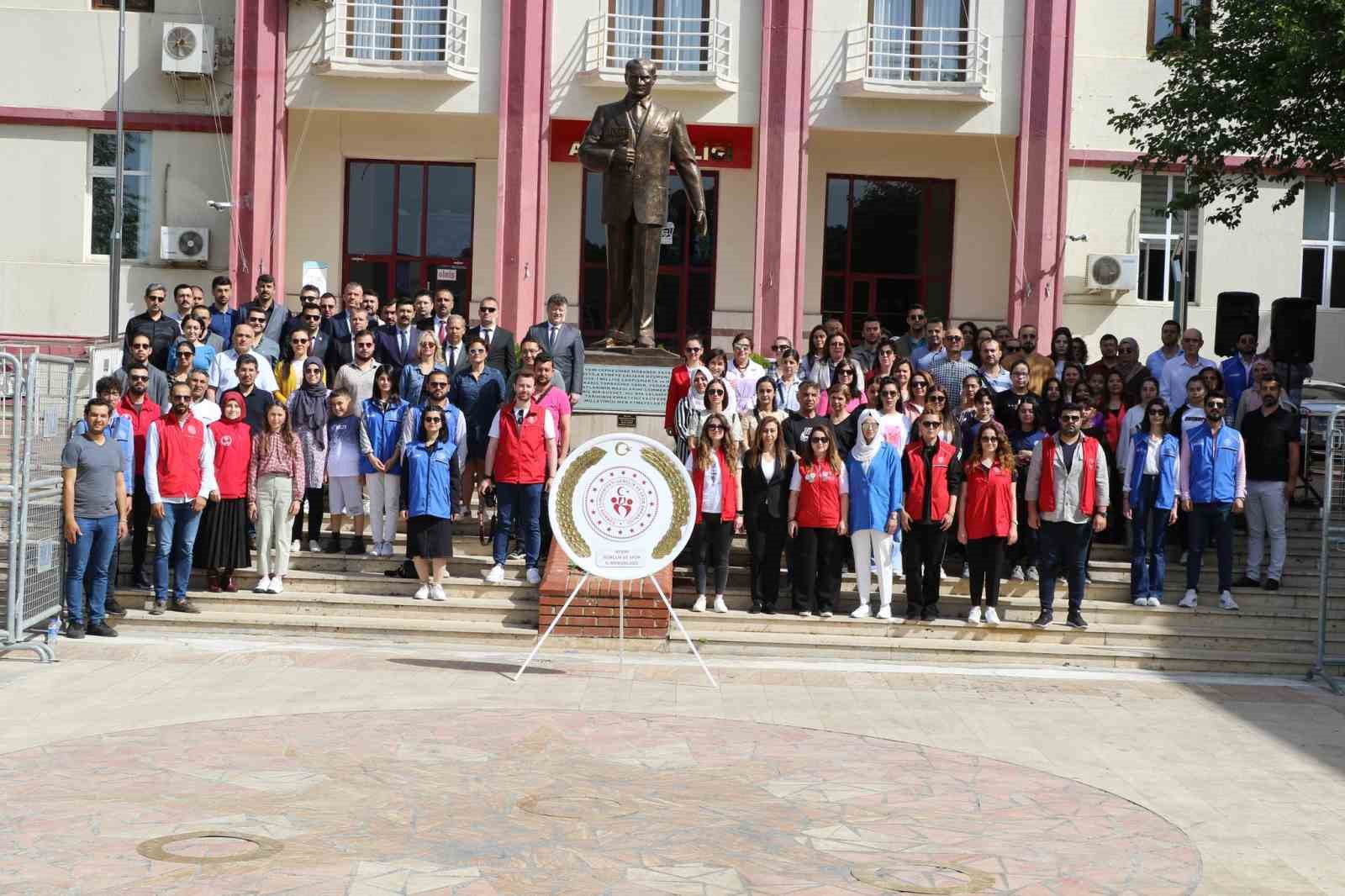 HER YIL 15-19 MAYIS TARİHLERİ ARASINDA KUTLANAN GENÇLİK HAFTASI, DÜZENLENEN