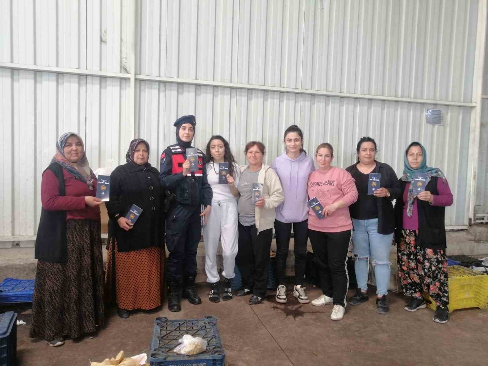 AYDIN İL JANDARMA KOMUTANLIĞI EKİPLERİ VATANDAŞLARA YÖNELİK ÇEŞİTLİ KONULAR HAKKINDA