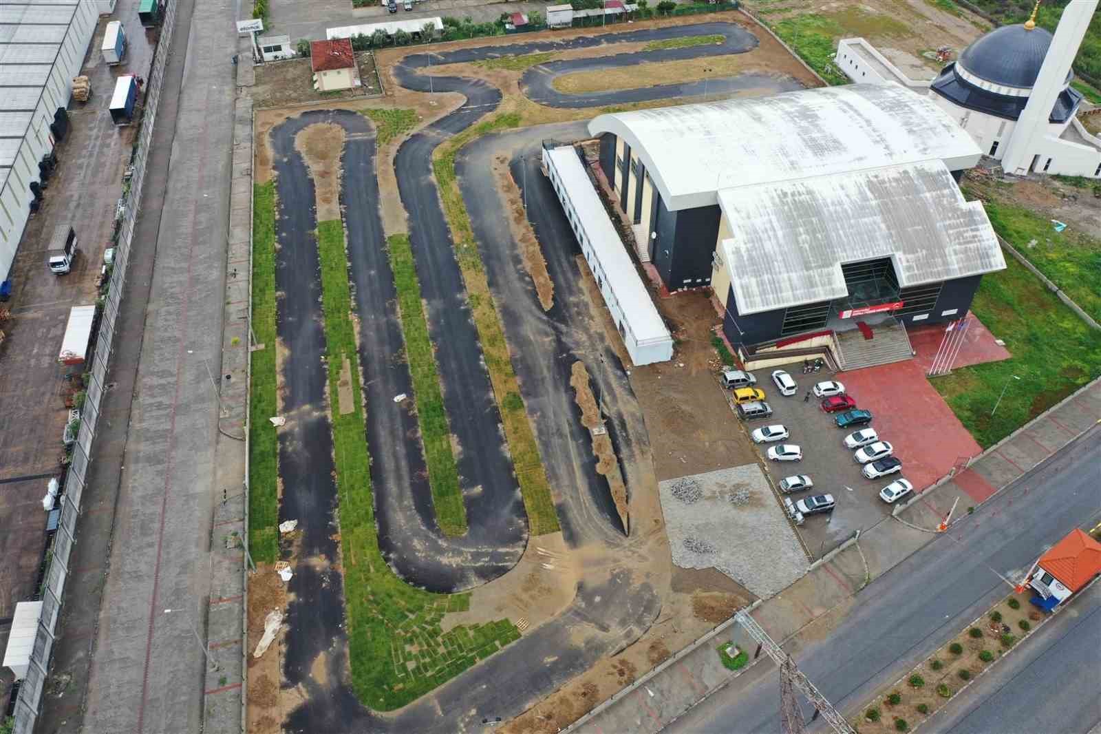 AYDIN'IN NAZİLLİ İLÇESİNDE GENÇLİK VE SPOR BAKANLIĞI TARAFINDAN YAPILAN GO-KART