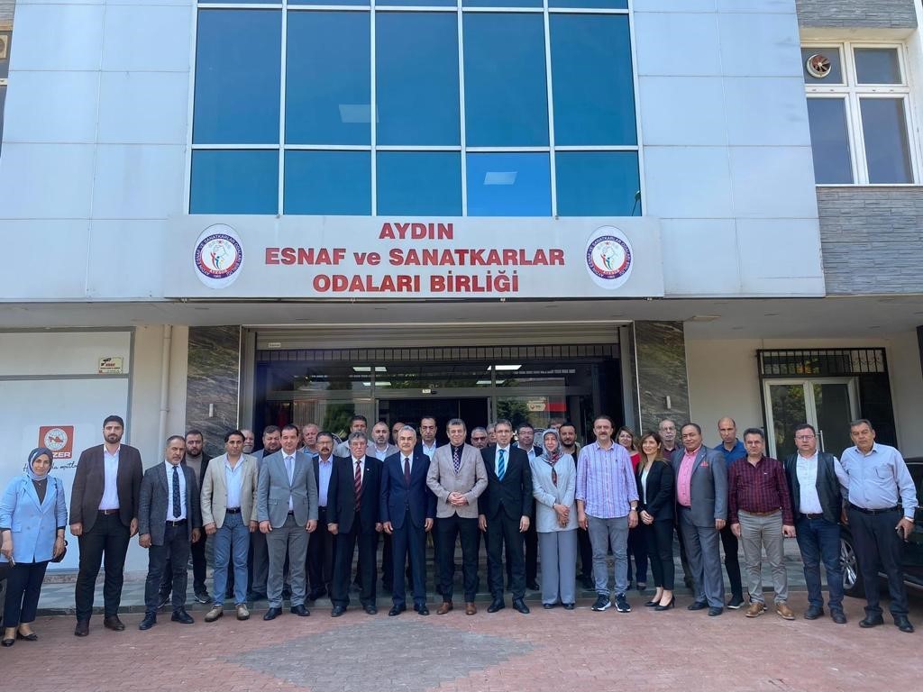 AYDIN’DA ESNAF ODALARI BAŞKANLARI İLE BİR ARAYA GELEN AK PARTİ
