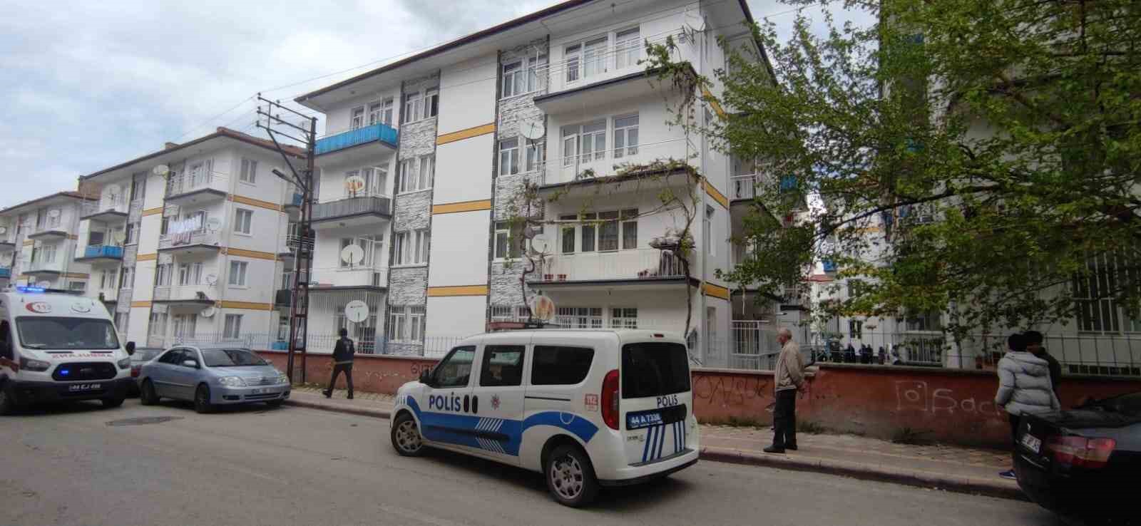 MALATYA'DA BABASINA AİT DAİREYİ 5 AYRI KİŞİYE KİRAYA VEREREK 100