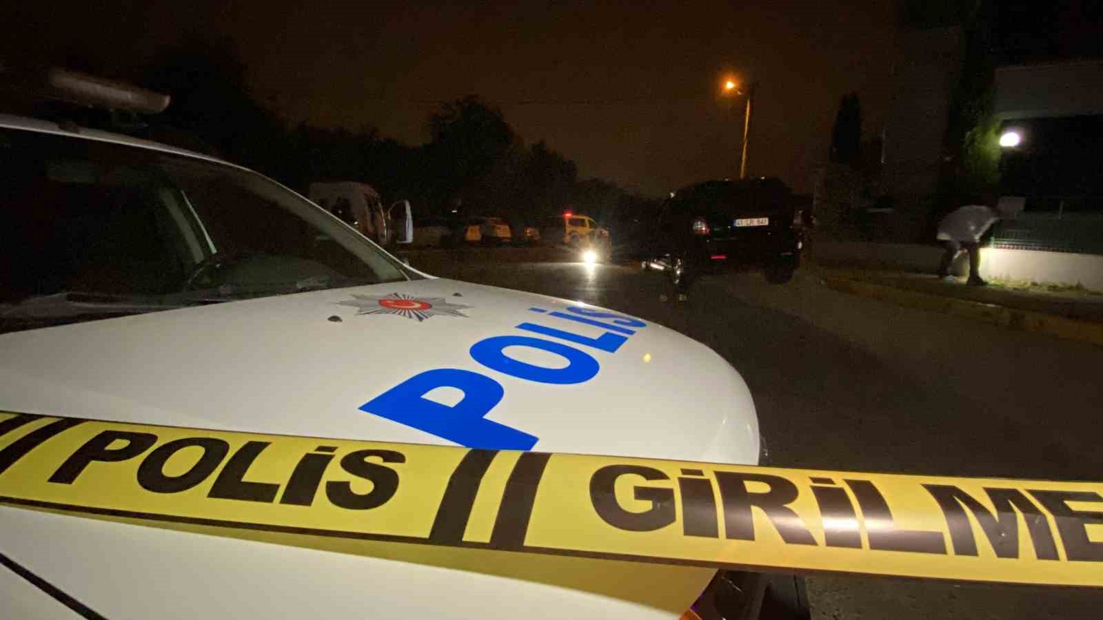 KOCAELİ'DE BİR ŞAHIS AYRILMA AŞAMASINDAKİ SEVGİLİSİNİ, 5 EL ATEŞ EDEREK