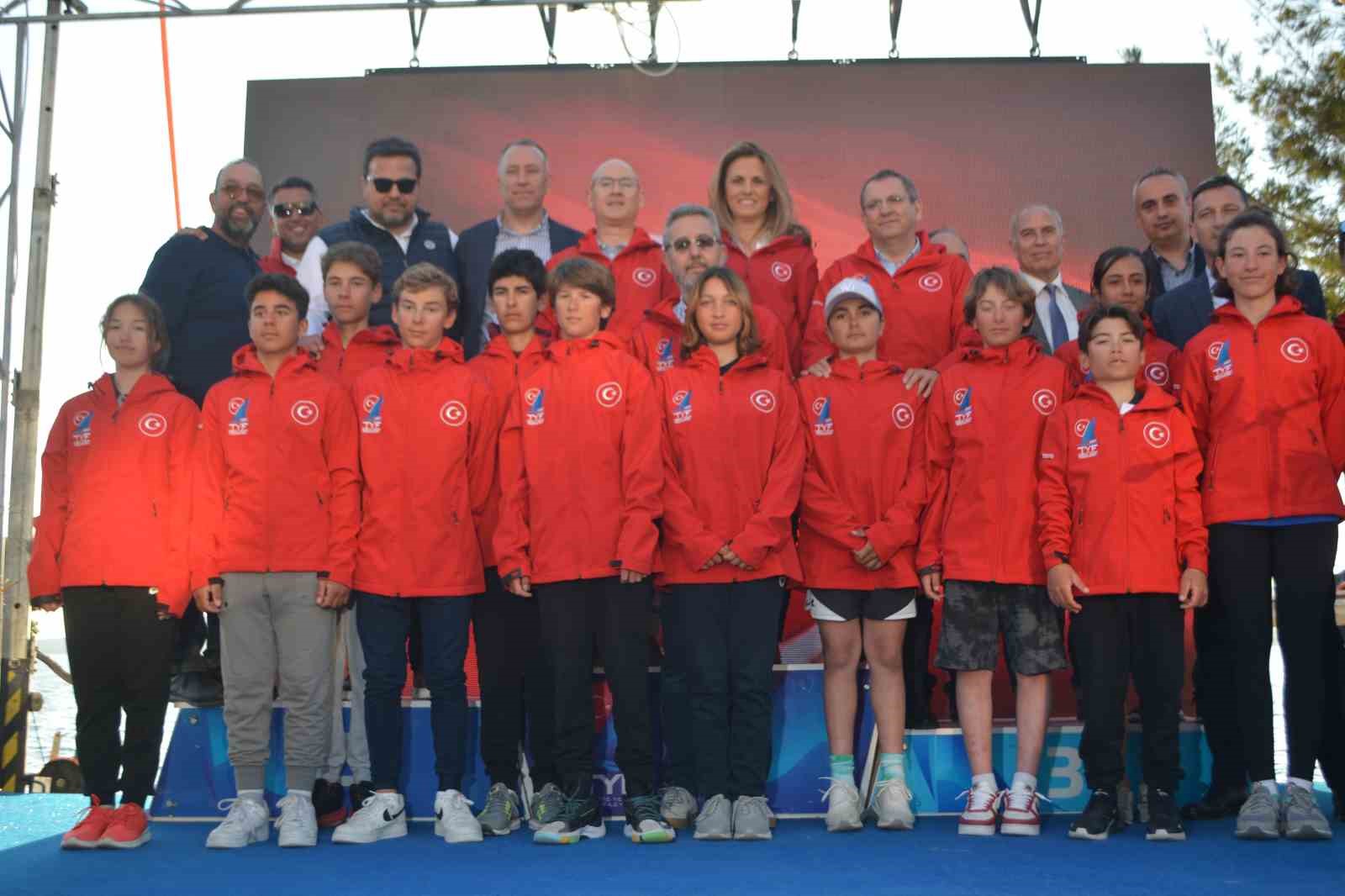 Ayvalık’ta TYF Yelken Ligi 2. Ayak Optimist Yarışmaları sona erdi PROTOKOL, MİLLİ TAKIMA YÜKSELEN SPORCULARLA BİR ARAYA GELDİ