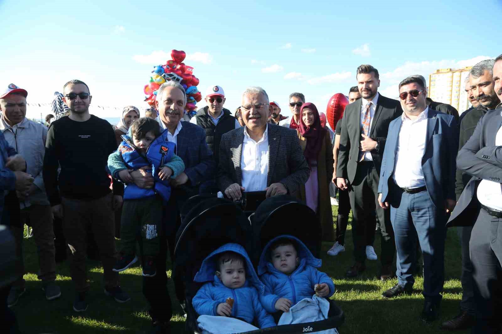 KAYSERİ BÜYÜKŞEHİR BELEDİYE BAŞKANI DR. MEMDUH BÜYÜKKILIÇ, MİLLİ SAVUNMA BAKANI