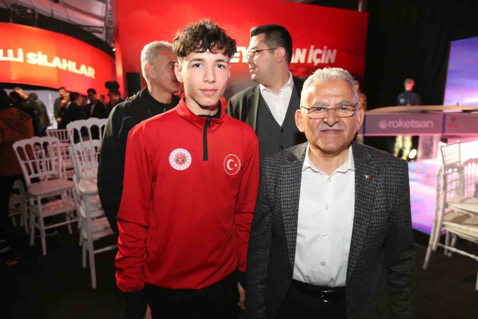 KAYSERİ BÜYÜKŞEHİR BELEDİYE BAŞKANI DR. MEMDUH BÜYÜKKILIÇ, MİLLİ SAVUNMA BAKANI