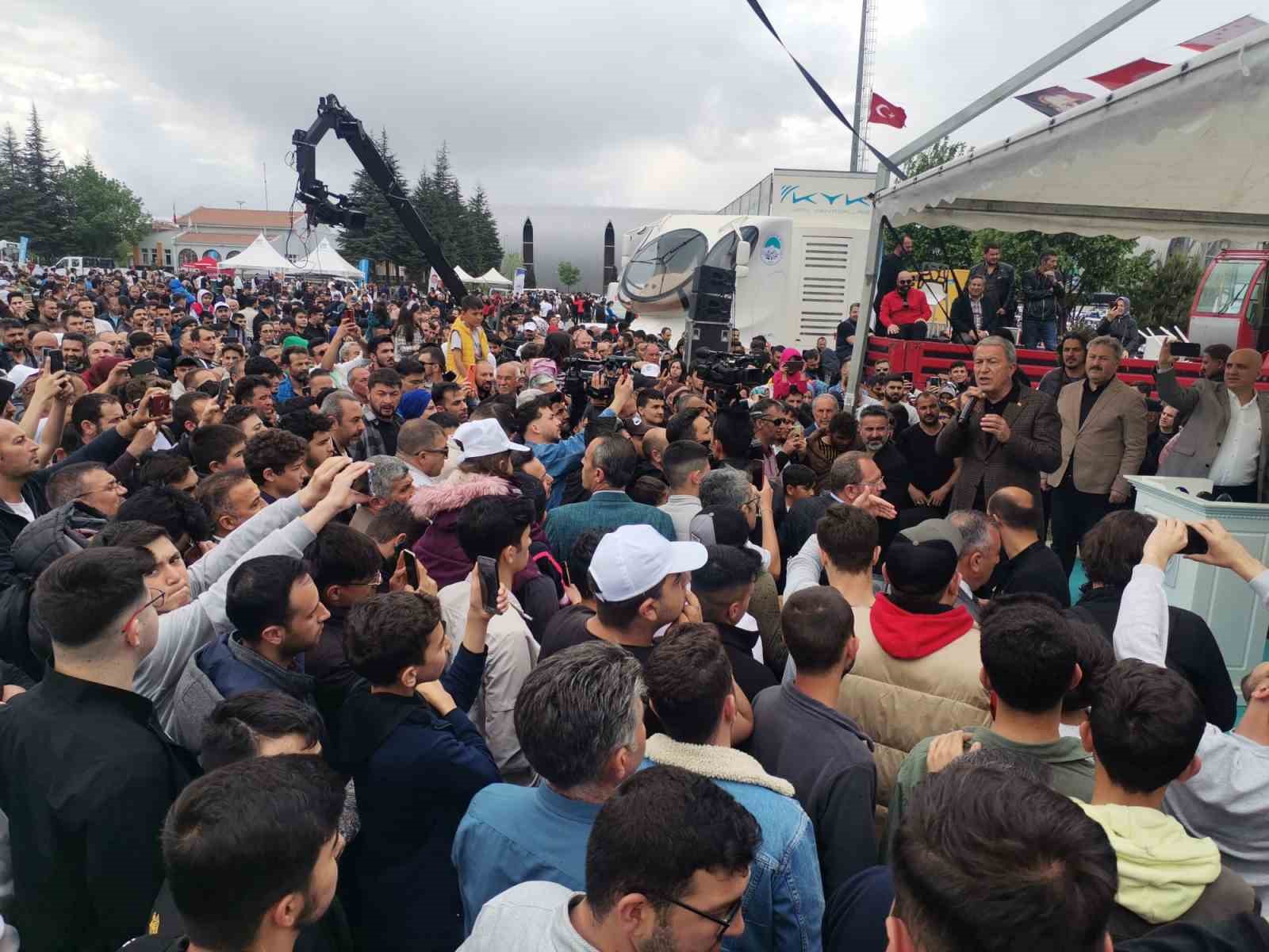MİLLİ SAVUNMA BAKANI HULUSİ AKAR; "TERÖR TÜRKİYE'DEN ATILDI, ŞİMDİ IRAK'IN,
