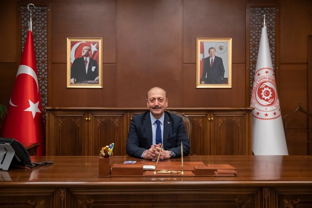 ÇALIŞMA VE SOSYAL GÜVENLİK BAKANI VEDAT BİLGİN