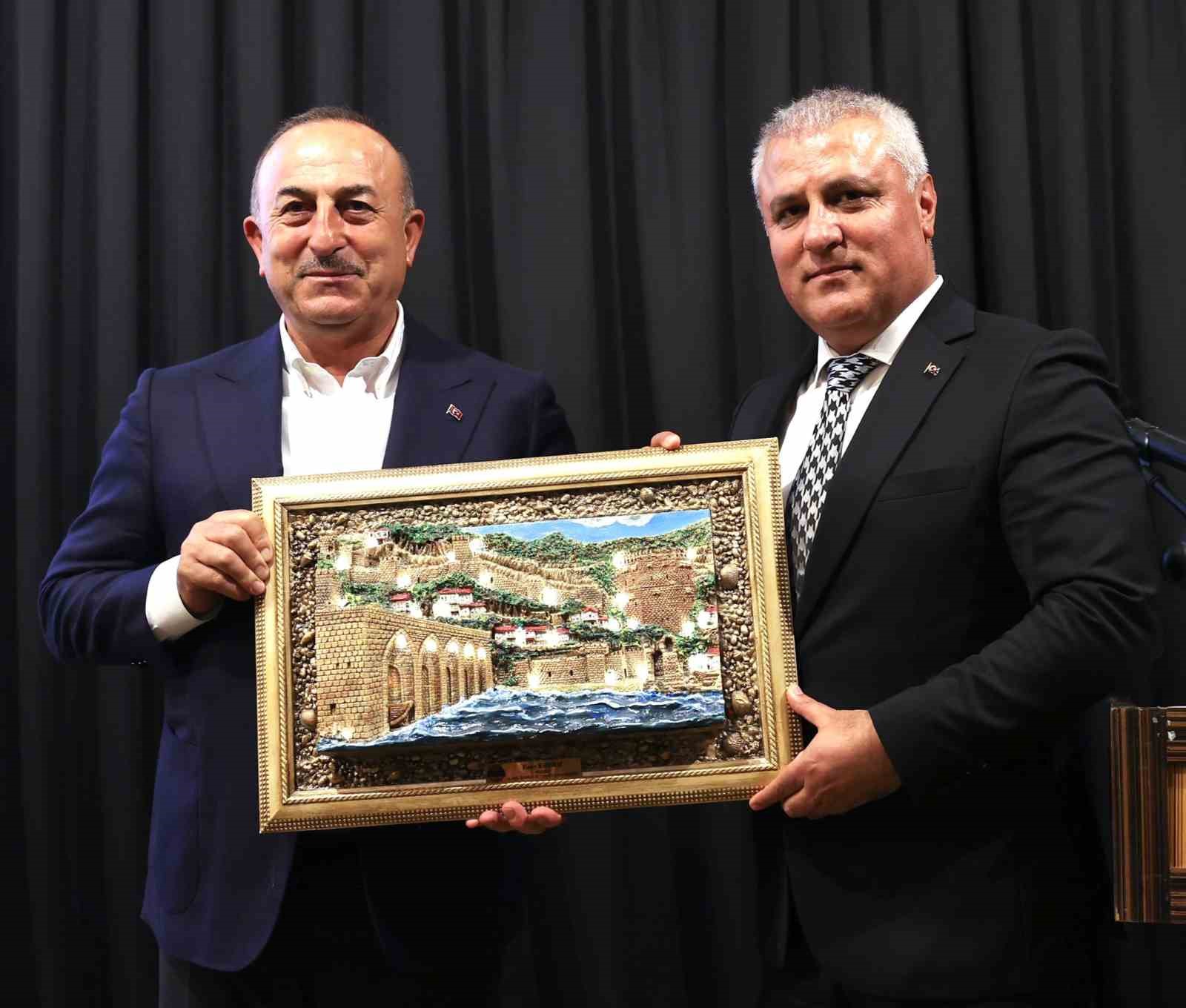 DIŞİŞLERİ BAKANI MEVLÜT ÇAVUŞOĞLU BUGÜN ALTSO DA EMLAK VE İNŞAAT