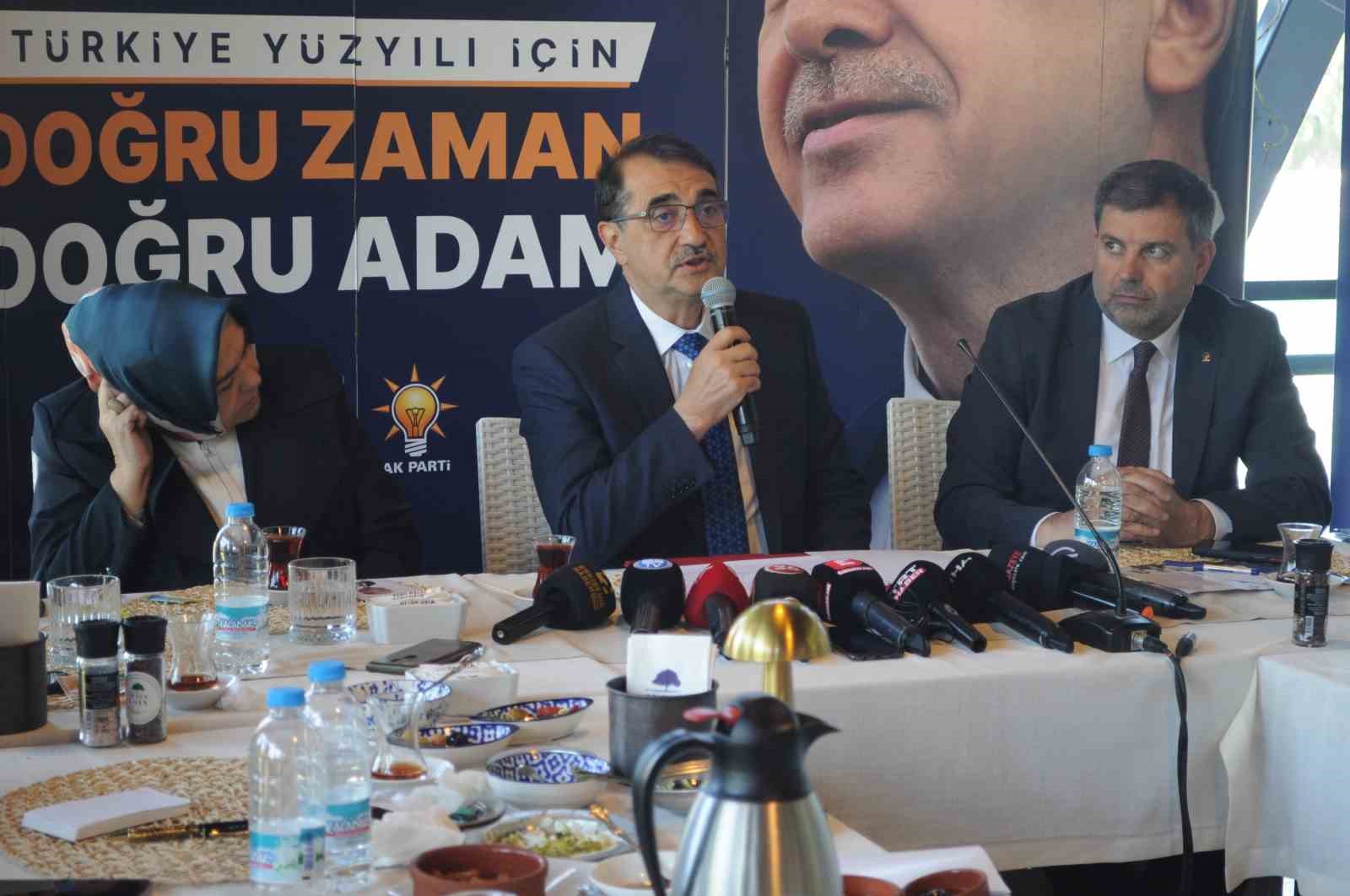 BAKAN DÖNMEZ