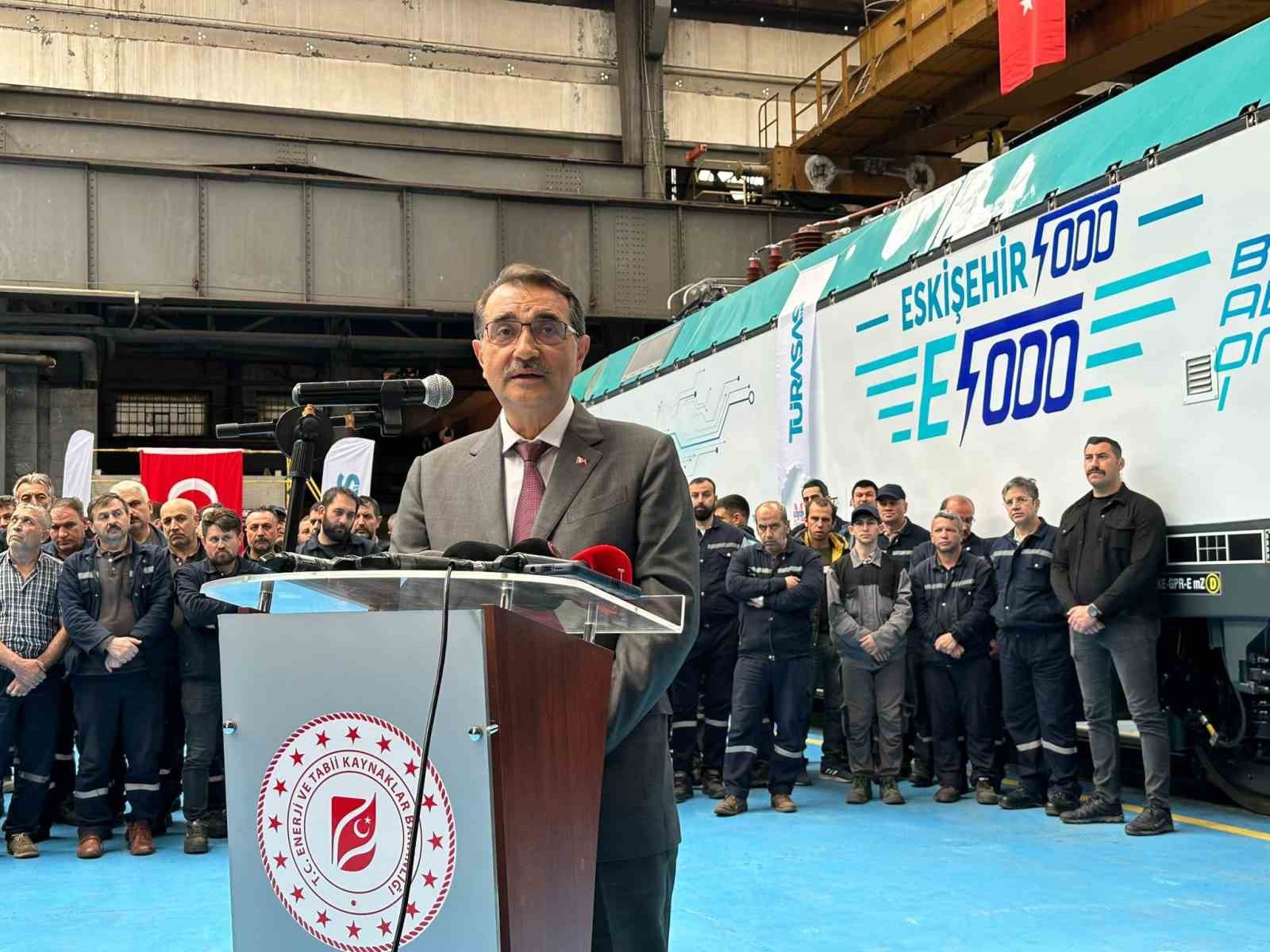 ESKİŞEHİR’DE TÜRASAŞ LOKOMATİF FABRİKASI’NDA ESKİŞEHİR-5000 İSİM TESCİL TÖRENİ’NE KATILAN BAKAN