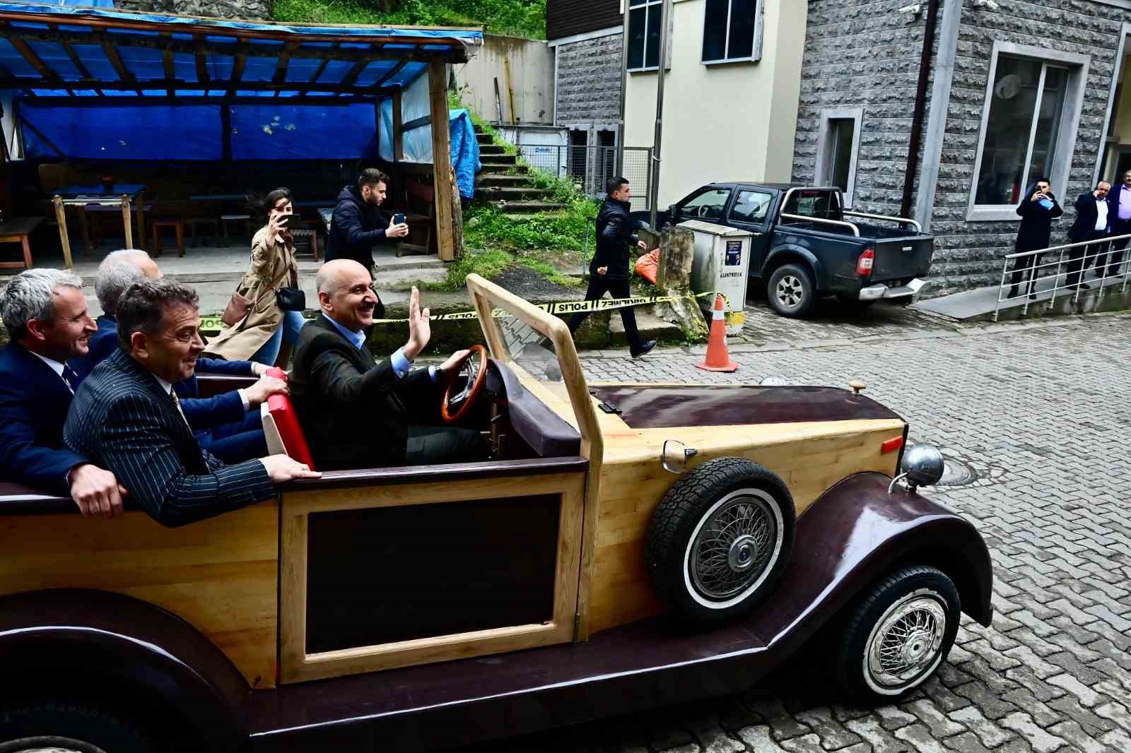 SEÇİM SÜRECİNDE SIK SIK TOGG KULLANAN BAKAN KARAİSMAİLOĞLU BU KEZ
