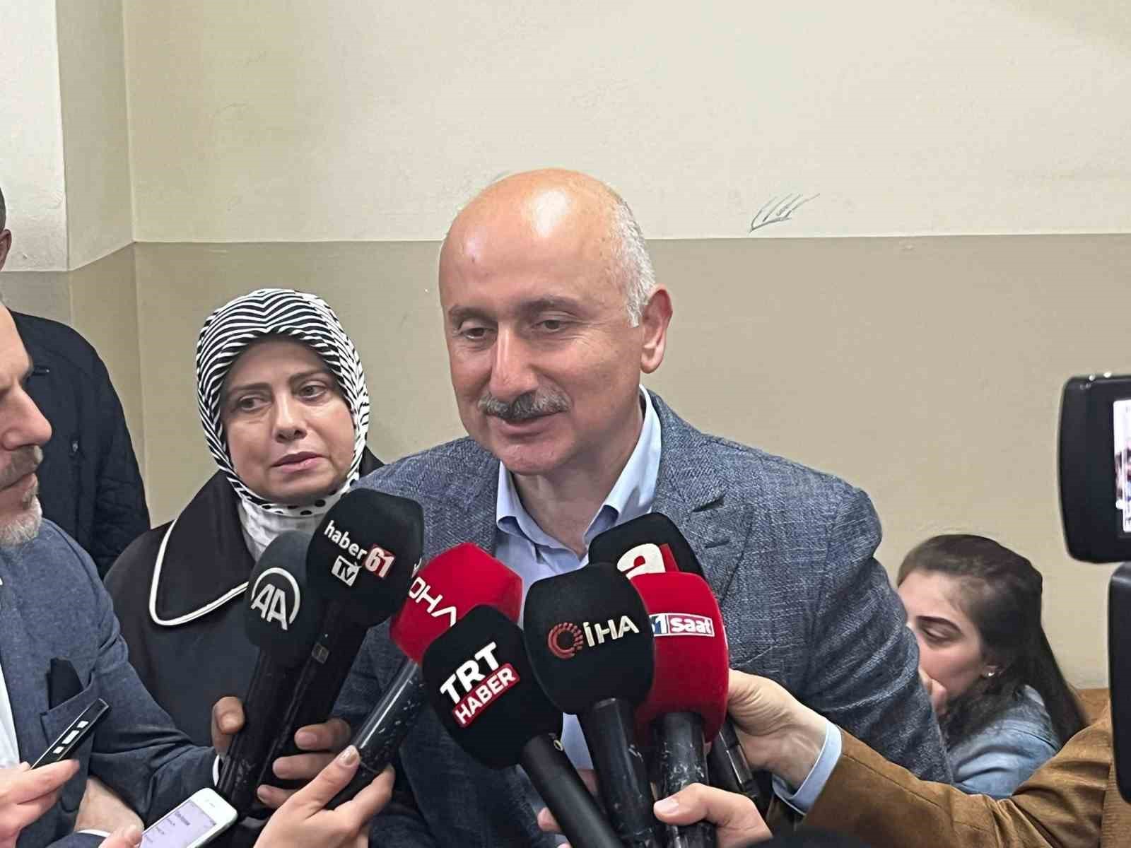 ULAŞTIRMA VE ALTYAPI BAKANI AK PARTİ TRABZON MİLLETVEKİLİ ADİL KARAİSMAİLOĞLU,