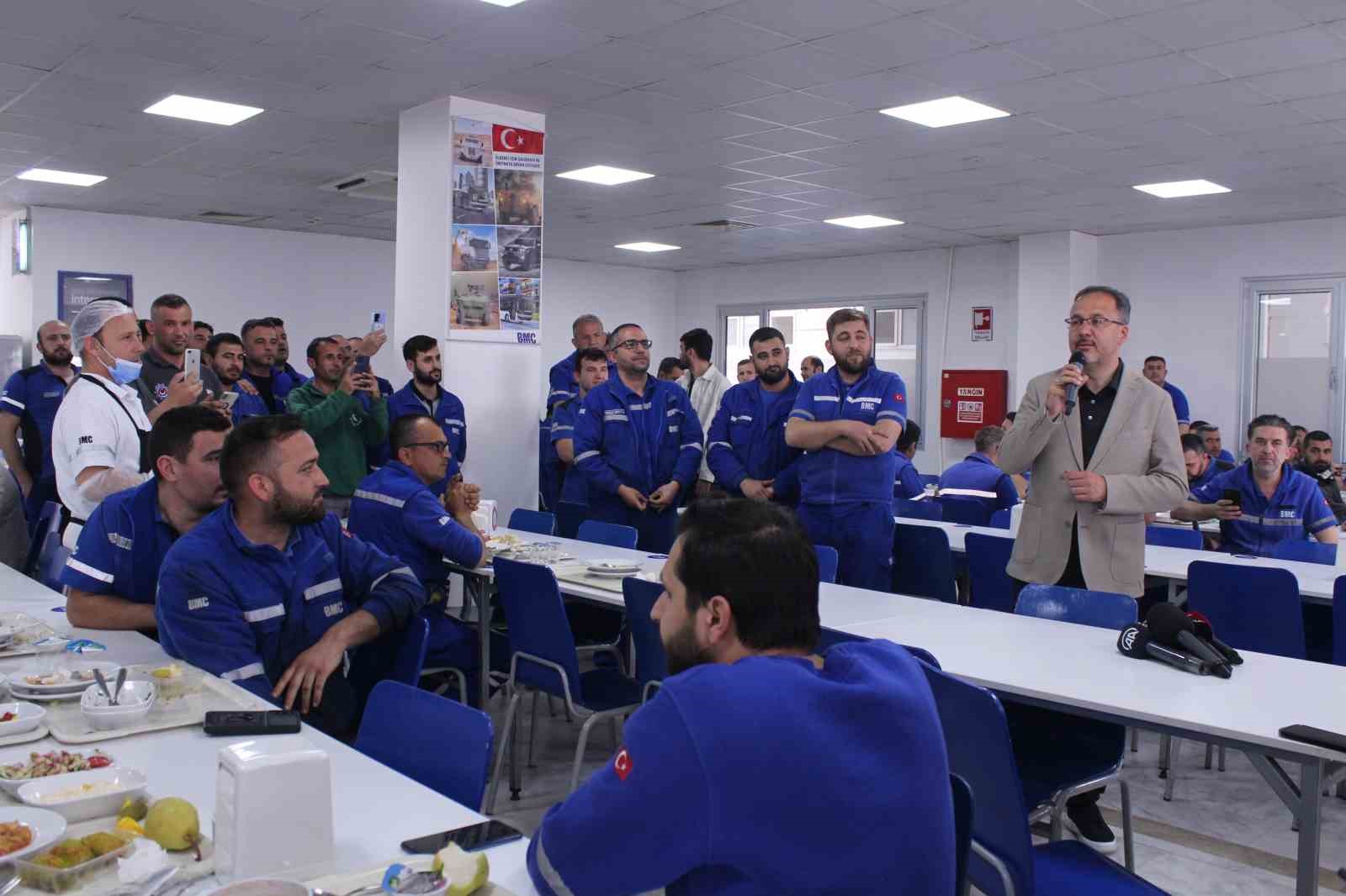 BMC CEO’U MURAT YALÇINTAŞ VE BMC KARA ARAÇLARI GENEL MÜDÜRÜ