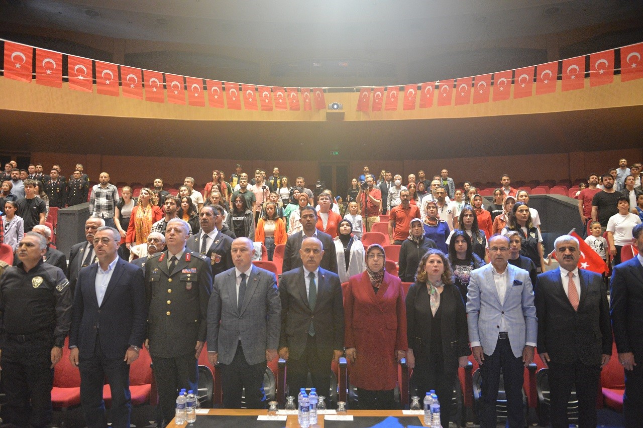 TARIM VE ORMAN BAKANI VAHİT KİRİŞCİ, “GENÇLERİMİZE YÜREKTEN İNANIYORUZ VE