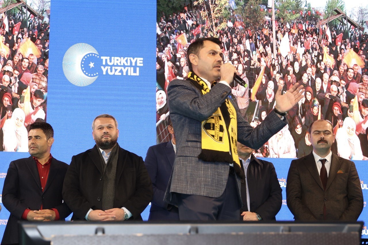 ÇEVRE, ŞEHİRCİLİK VE İKLİM DEĞİŞİKLİĞİ BAKANI MURAT KURUM, ÜSKÜDAR’DA VATANDAŞLARLA