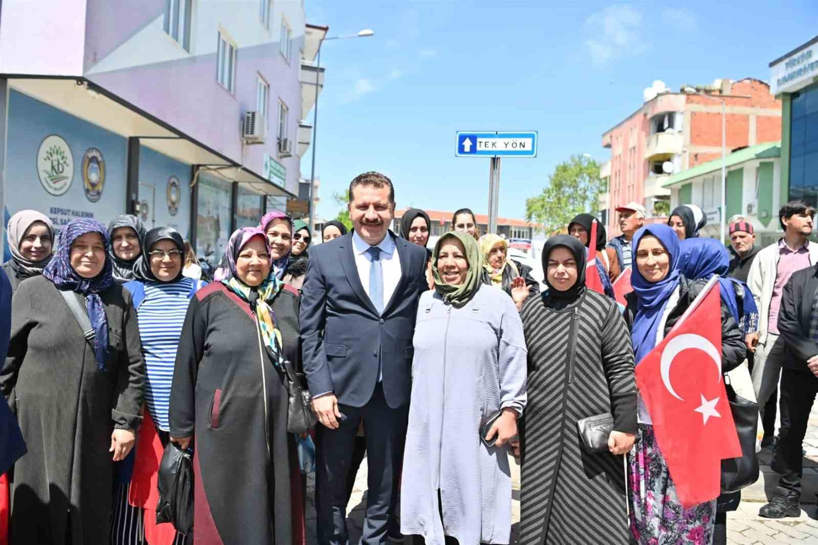 Bakan Yılmaz, “Durmadan, yorulmadan hizmet üretmeye devam”