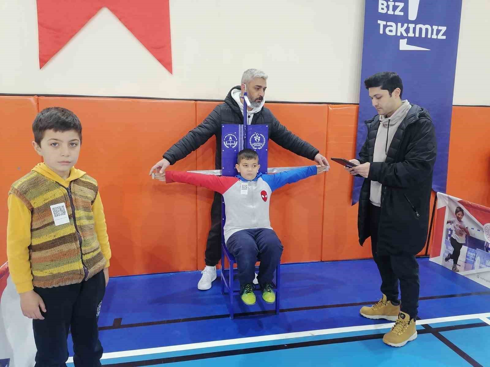 BALIKESİR GELECEĞİN SPORCULARINI SEÇİYOR