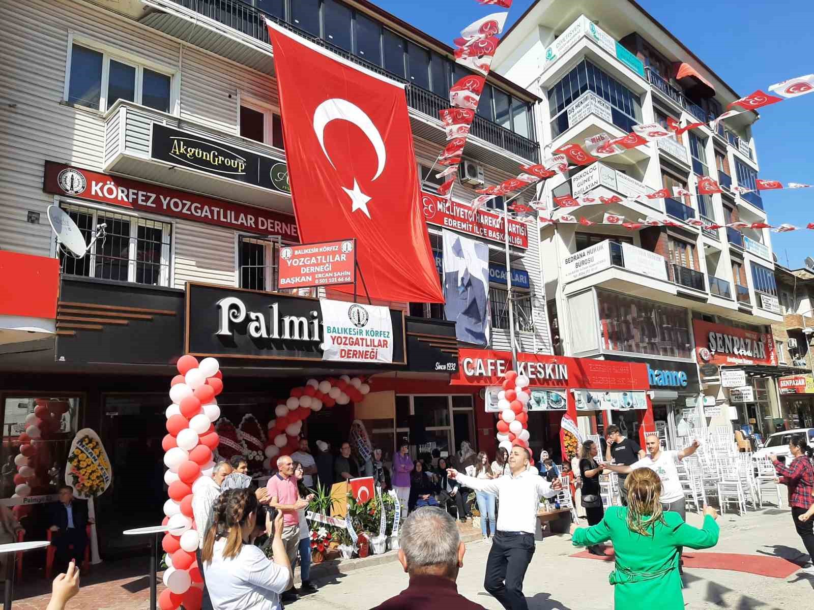 EDREMİT'TE KÖRFEZ YOZGATLILAR YARDIMLAŞMA DERNEĞİ TÖRENLE AÇILDI.