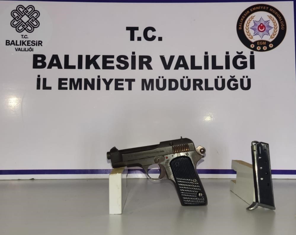Balıkesir’de 24 aranan şahıstan 13’ü tutuklandı