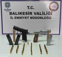 BALIKESİR'DE POLİS 40 ARANAN ŞAHSI YAKALADI
