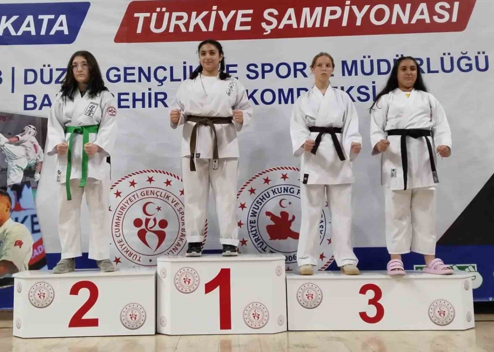 AYVALIK’TAN DİNÇER VE GÜREN BALIKESİR’İN MİLLİ GURURU OLDU