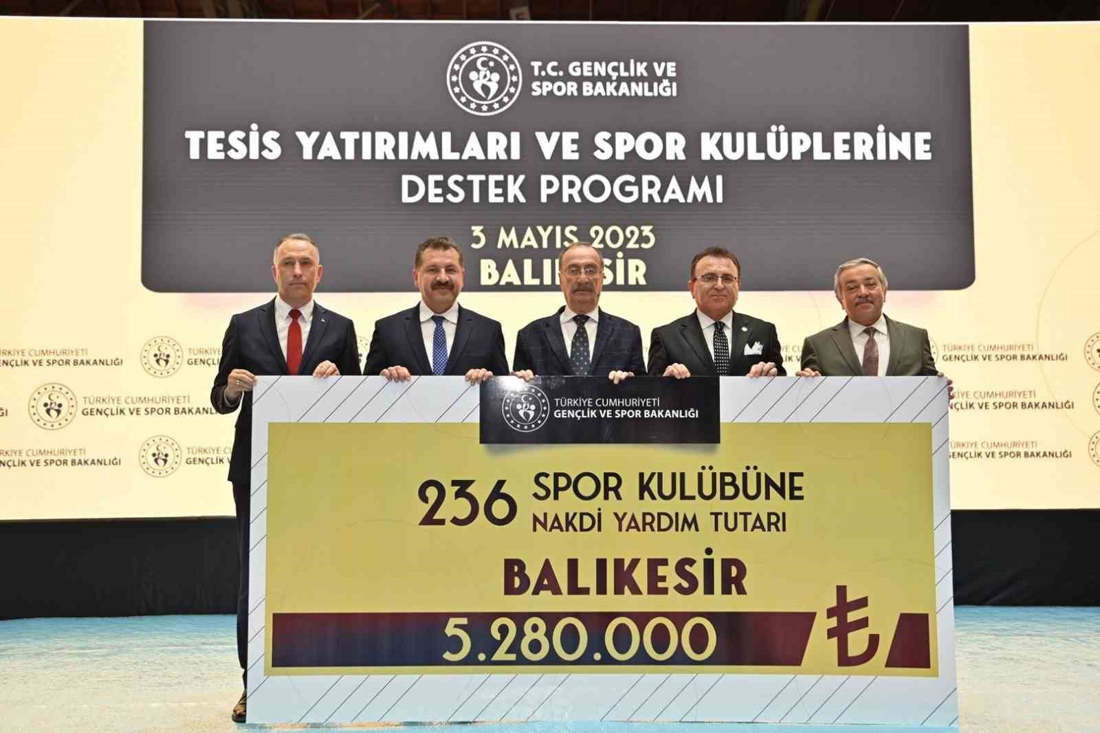 BALIKESİRLİ AMATÖR SPOR KULÜPLERİNE BÜYÜK DESTEK